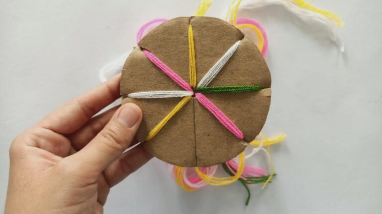 Dieser geniale Trick verwandelt Karton und Schnur in ein einzigartiges DIY-Kunstwerk…