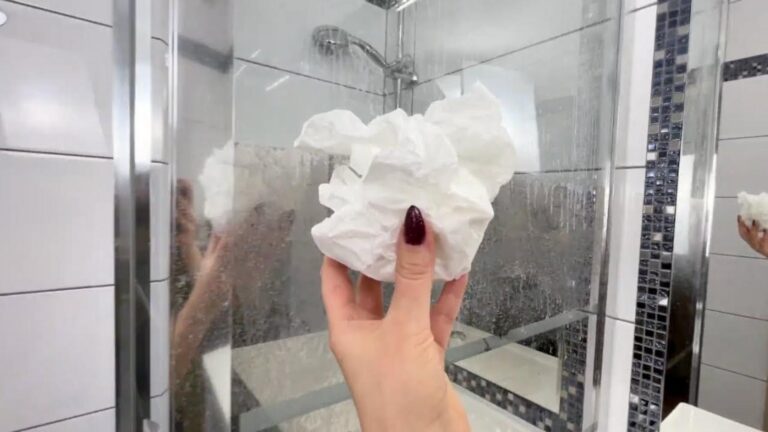 Dieser einfache Trick hält deine Dusche zwei Wochen lang ganz ohne Seifenreste…