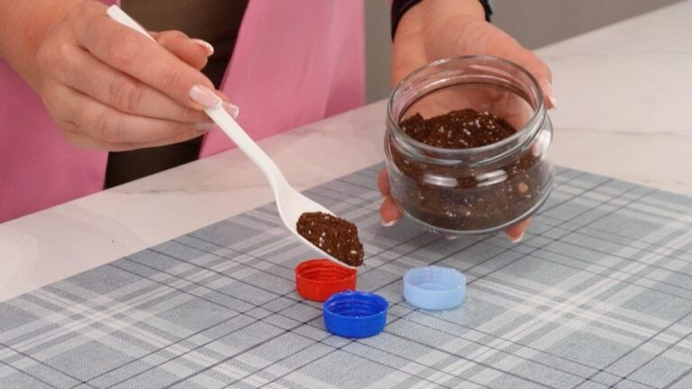 Dieser vergessene Trick mit Kaffeepulver hält Mücken und Insekten auf Abstand…