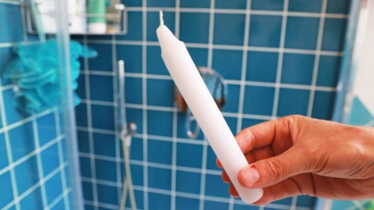 Diese geheime Methode entfernt Schimmel im Bad kinderleicht
